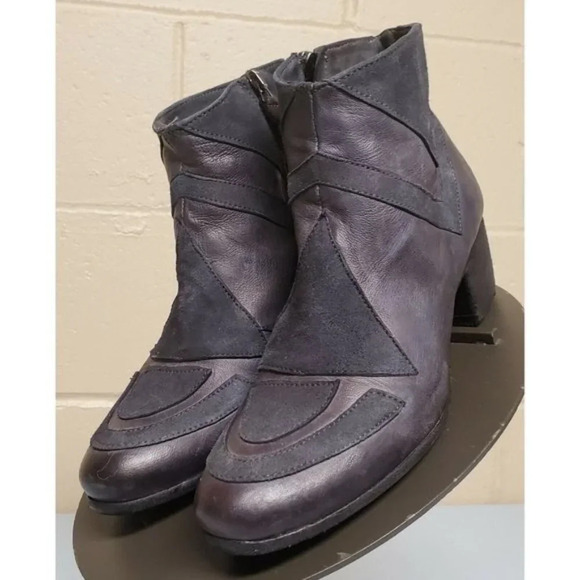 Gidigio Size 38 Charcoal Gray Leather w/ Suede Bootie / Ankle Booties  Italy EUC - Picture 1 of 12